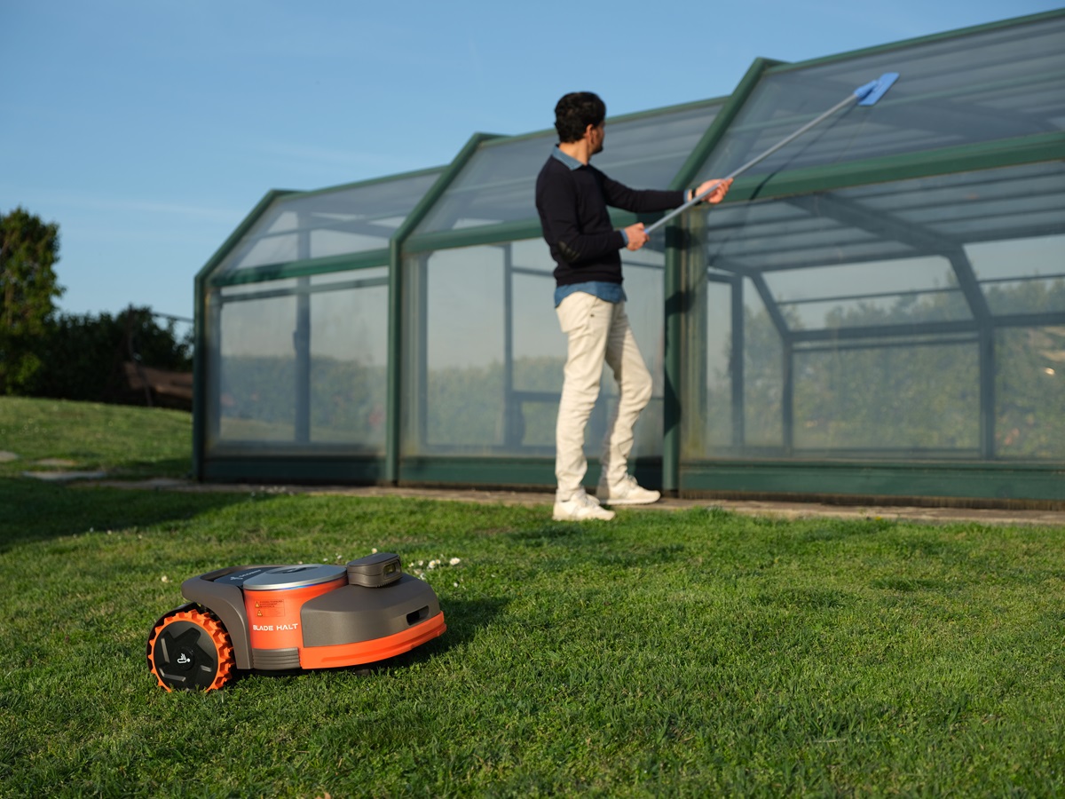 Segway robotfűnyírók - Segway Navimow H3000E VisionFence  Vezeték nélküli Navimow robotfűnyíró 3000 m²-ig, VisionFence kamerás akadál