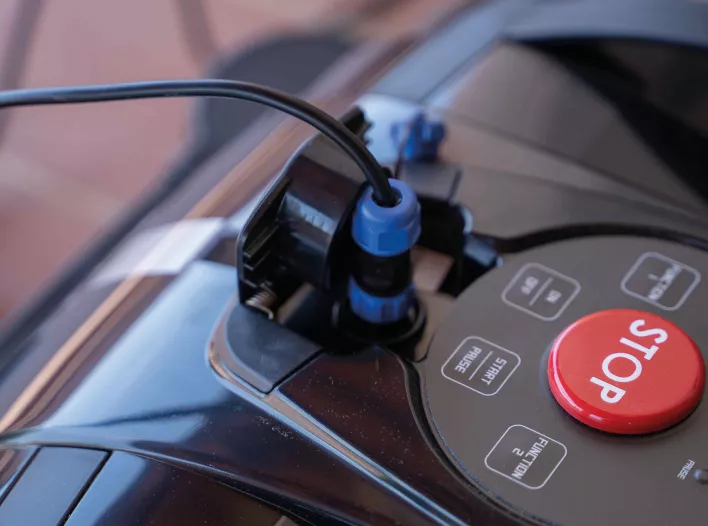 Techline robotfűnyírók - Techline EASY TECH S6 Robotfűnyíró Nem igényel telepítést! A kiskertek érintetlen állapotban tartása még soha nem volt ilyen egyszerű  