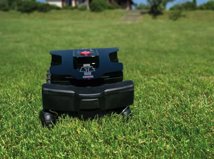 Techline robotfűnyírók - Techline NEXTTECH LX2.9 Robotfűnyíró Fejlett technológia és nagy teljesítmény Az innovatív NEXTTECH termékcsalád az X2.9 modellel bővült, amelyet közepes 