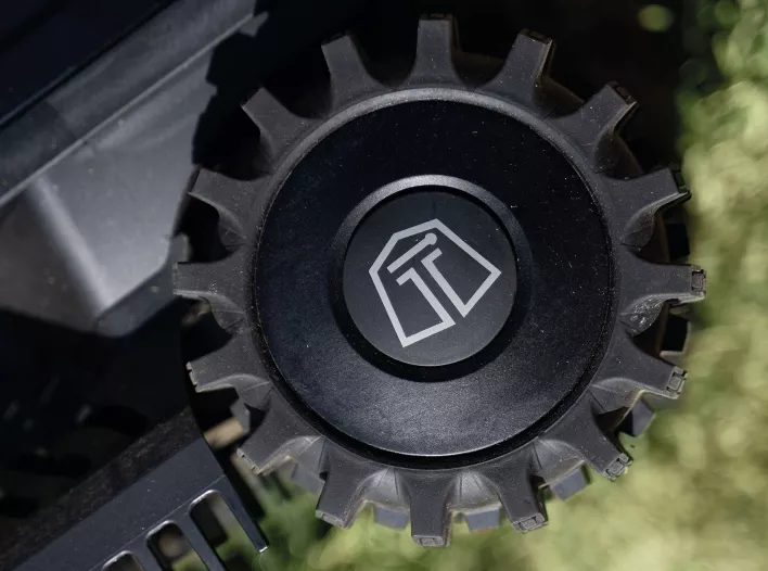 Techline robotfűnyírók - Techline NEXTTECH LX2.9 Robotfűnyíró Fejlett technológia és nagy teljesítmény Az innovatív NEXTTECH termékcsalád az X2.9 modellel bővült, amelyet közepes 
