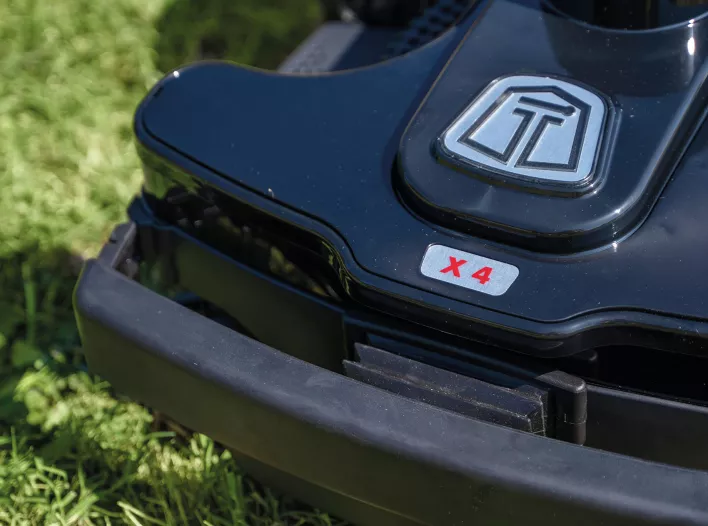 Techline robotfűnyírók - Techline NEXTTECH BX4 Robotfűnyíró AZ ÖNMAGÁT ÁTALAKÍTÓ csuklós robot A B X4 modell ideális azok számára, akiknek egyszerű, megbízható robotra va 