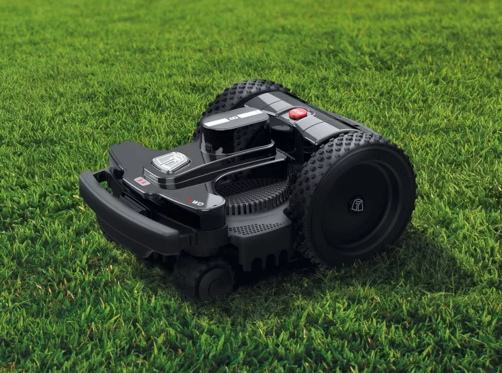 Techline robotfűnyírók - Techline NEXTTECH BX4 4WD Robotfűnyíró Maximális rugalmasság még a legszélsőségesebb lejtőkön is A NEXTTECH B X4 4WD változata optimálisan kezeli az egyenetlen pázsitot, ak 
